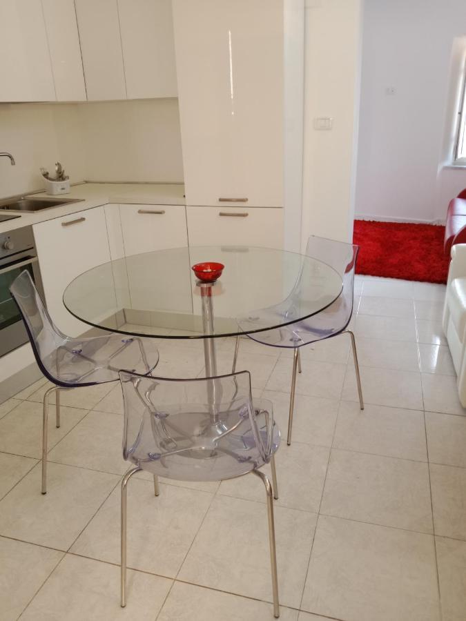 "Lo Studiolo" Apartment Pizzo  Luaran gambar
